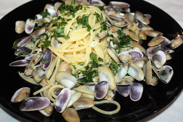 Spaghetti Con Le Telline Un Primo Di Mare Veloce E Saporitissimo